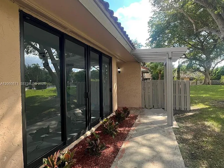 20610 NE 7th Ct — Photo 2