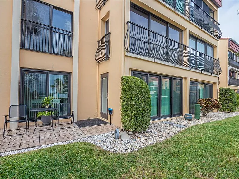845 S Gulfview Blvd #101 — Photo 3