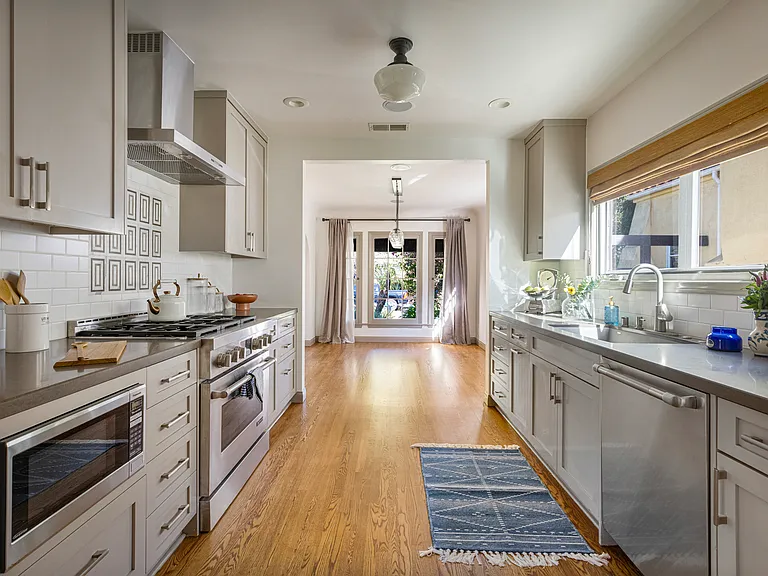 1169 S Sierra Bonita Ave — Photo 25