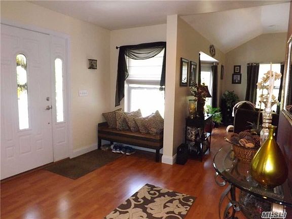 2nd image of 11 Kirby Ln