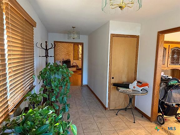 5th image of 184 Russell Rd