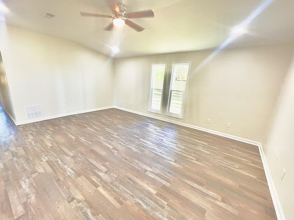 4th image of 65 Cleer Ave