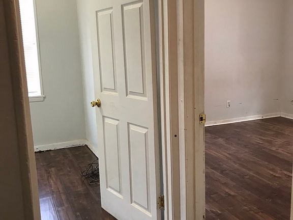 4th image of 3309 Chicago Ave