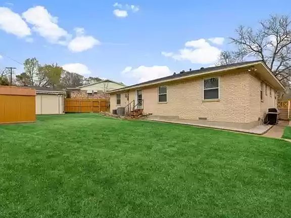 3rd image of 10809 Marchant Cir