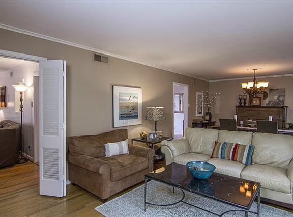 4th image of 6868 Blackwood Dr