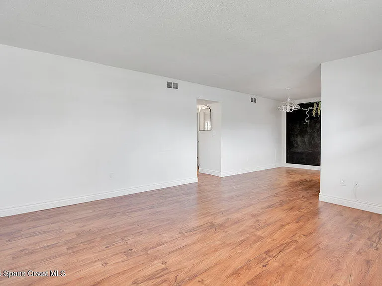 401 Monroe Ave #B105 — Photo 6