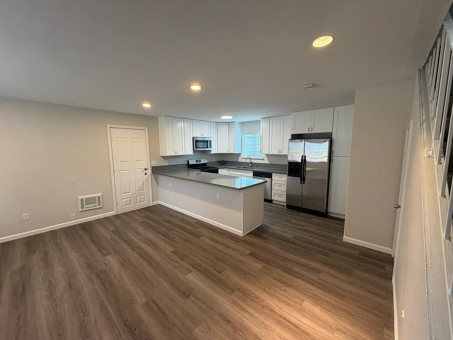2 bed, 1.5 bath, 960 sqft, $2,795 — Photo 2
