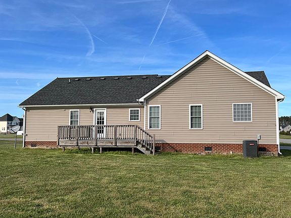 2nd image of 108 Oakwood Dr
