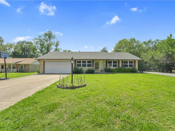 802 Buford St, Springdale, AR 72762
