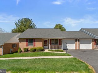 2814 Carlisle Dr #18, New Windsor, MD 21776