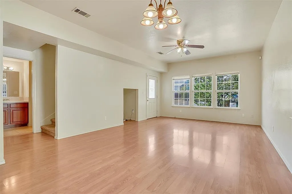 4 bed, 3.5 bath, 1722 sqft, $4,800 — Photo 4