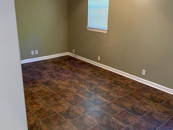 4th image of 4520 Deauville Way