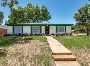 2110 Royal Oaks Dr, Irving, TX 75060