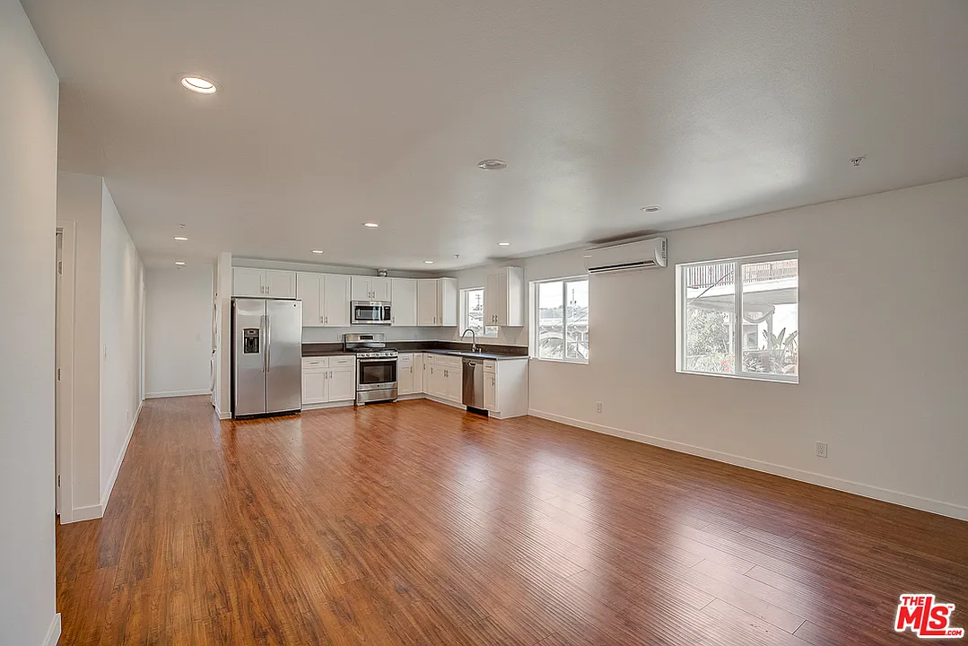 4 bed, 1550 sqft, $3,500 — Photo 4