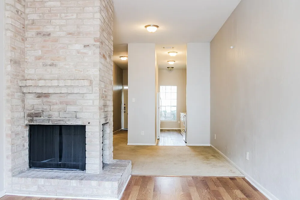 2 bed, 1.5 bath, 1125 sqft, $1,370 — Photo 4