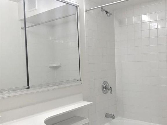 5th image of 153 E 32nd St APT 2L