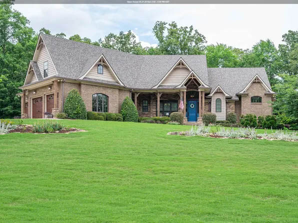 221 River Oaks Dr, Helena, AL 35080