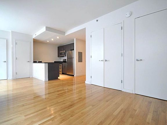 4th image of 537 W 27th St APT 3D