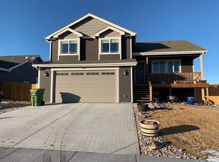 930 Flicker St, Douglas, WY 82633