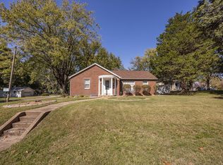 301 N 36th St, Belleville, IL 62226