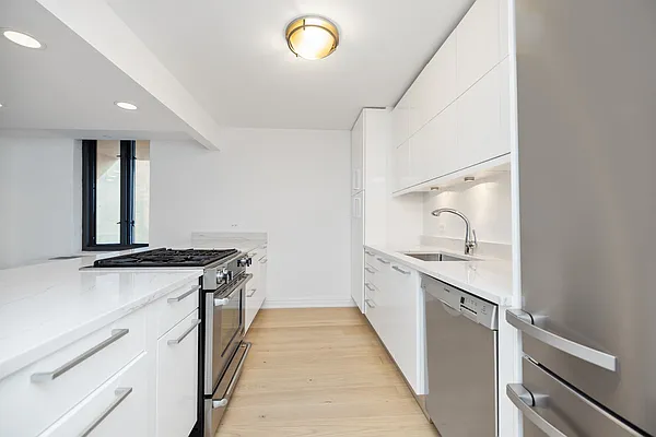 Sold by Jade Stone Real Estate Consulting | media 27