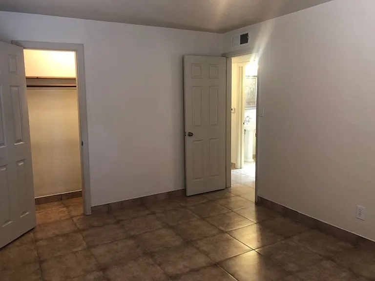 4814 E Hampton St — Photo 18