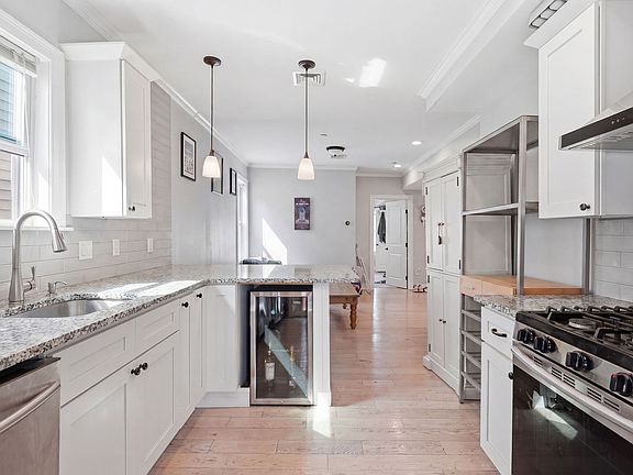 4th image of 30 Rawson St Floor 3