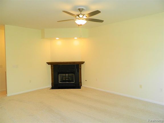 2nd image of 3128 Primrose Ln