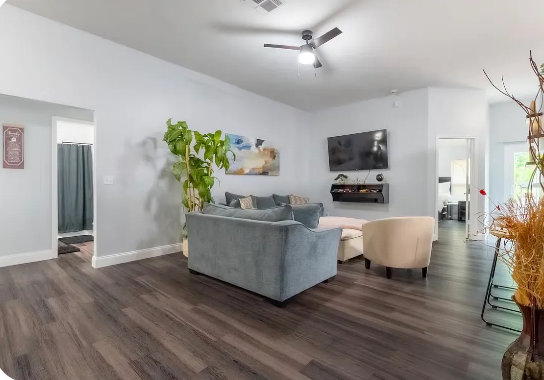 3 bed, 1548 sqft, $2,199 — Photo 1
