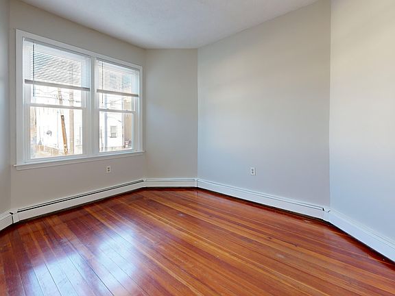 5th image of 163 Hichborn St #1