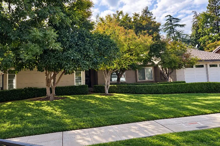 333 E Avante Ave