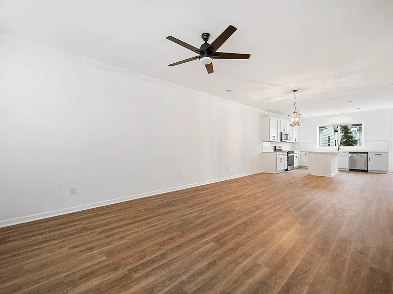 762 Blueway Ave — Photo 13