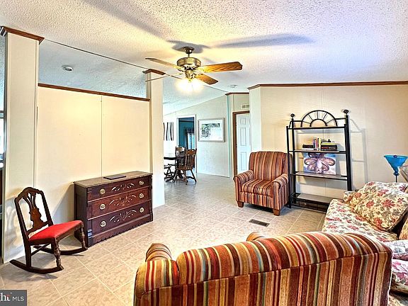 4th image of 37286 Carolina Dr