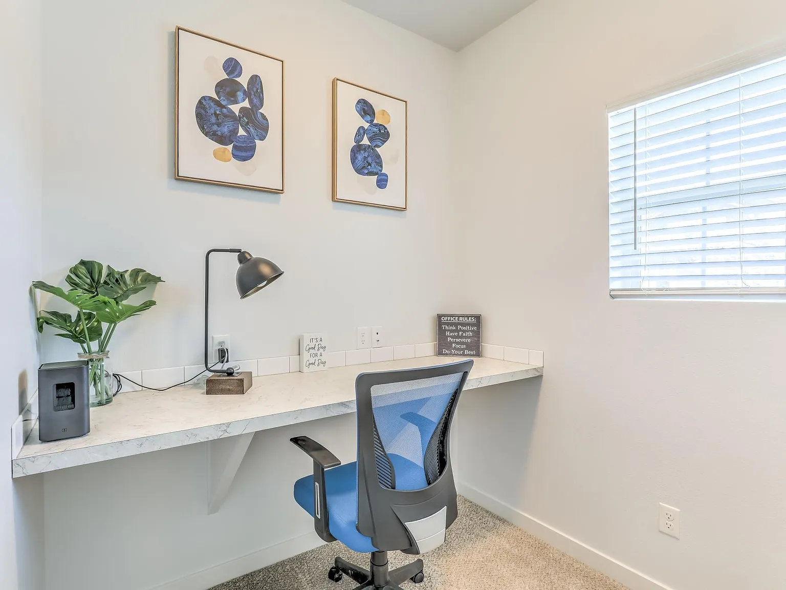 762 E Springloyd St — Photo 3