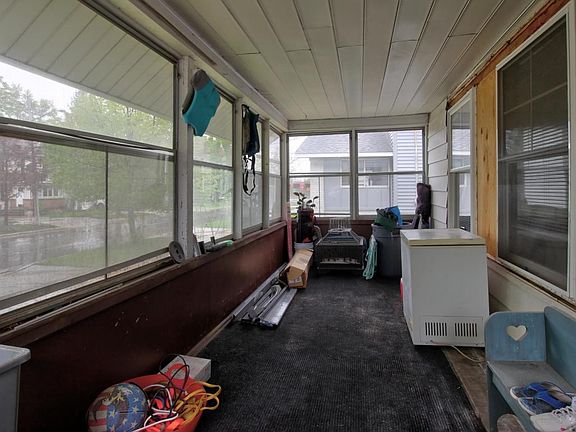 4th image of 257 Valley Ave SW