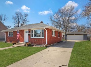 2532 N Jackson St, Waukegan, IL 60087