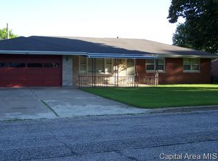 7 Southvale Dr, Jacksonville, IL 62650