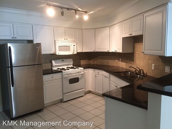 2nd image of 1827 Veteran Ave APT 04
