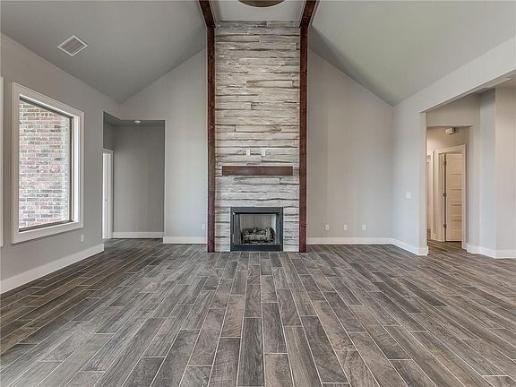 4th image of 16313 Brookfield Dr