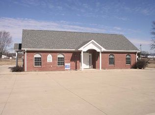 718 W 1st St, Rushville, IN 46173