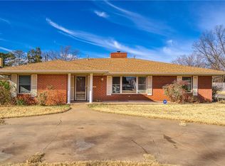 500 S 9th St, Clinton, OK 73601