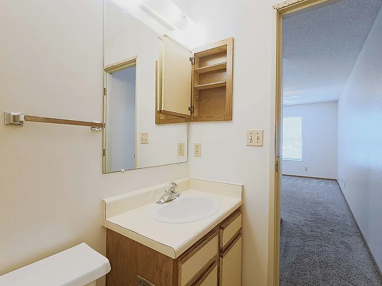 Cambridge Apartments — Photo 45