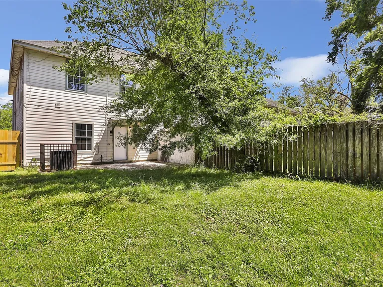 10445 Wicklowe St #1 — Photo 8