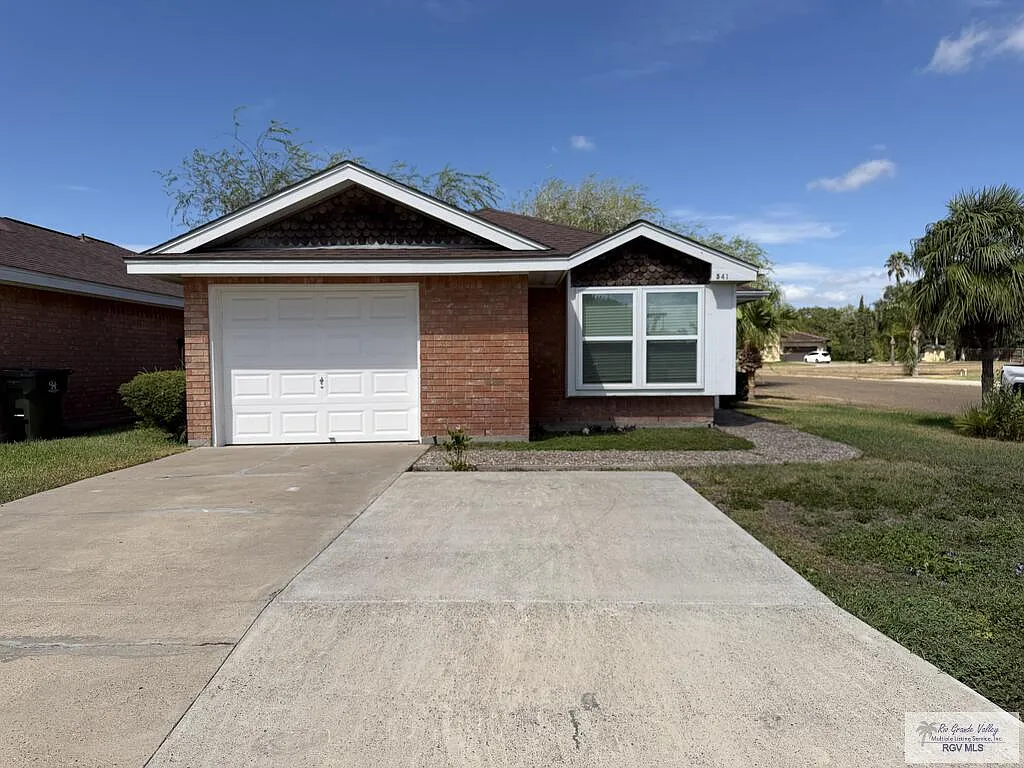 2 bed, 2.0 bath, 1100 sqft, $130 — Photo 1