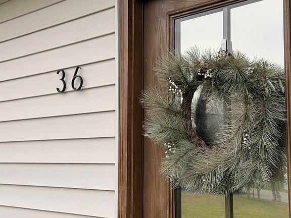 3rd image of 36 Buckboard Rd