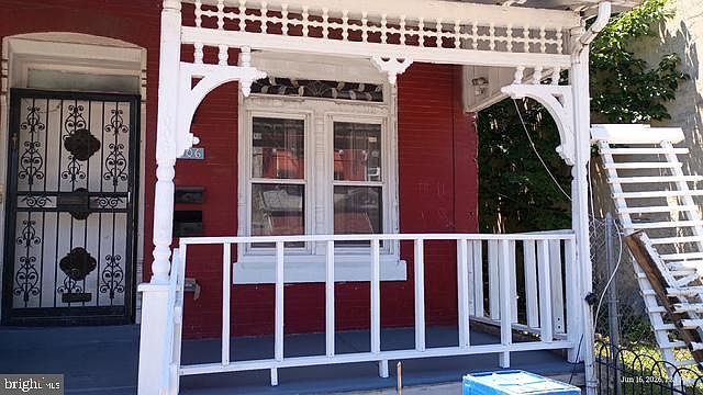 1st image of 1006 N 43rd St