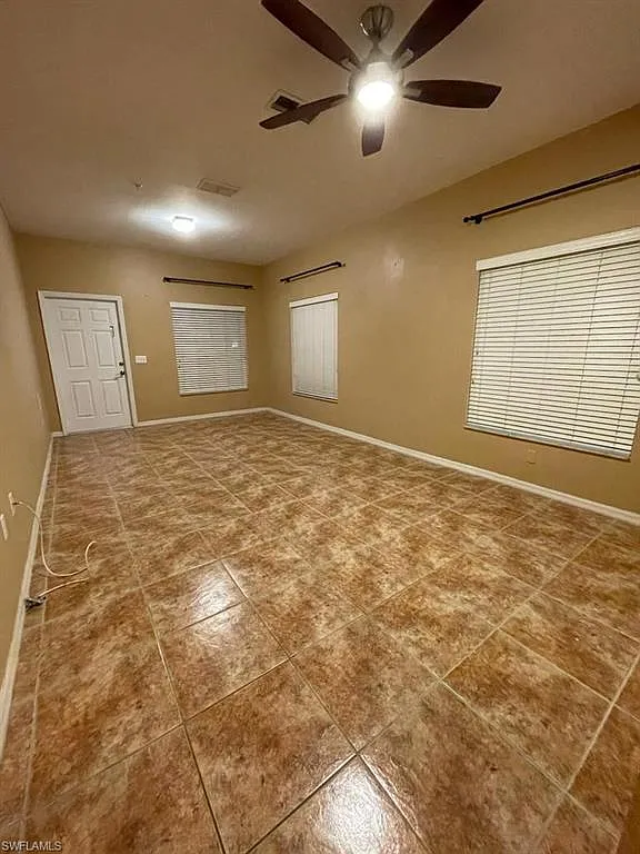 3 bed, 2.5 bath, 1697 sqft, $2,300 — Photo 2