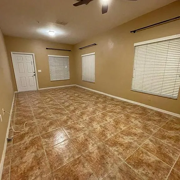3265 Amanda Ln #7 — Photo 2