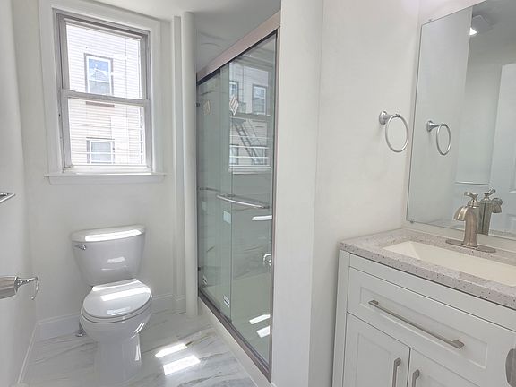 3rd image of 211 Florida St APT 4
