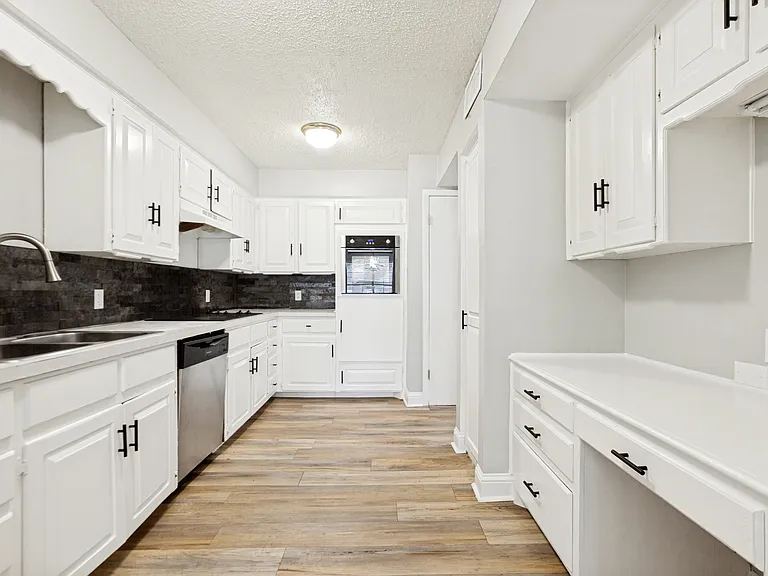 14372 Haymeadow Cir — Photo 19